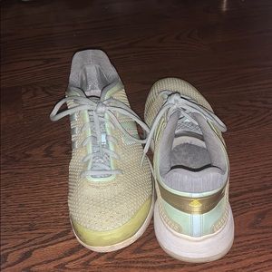 Adidias Stella McCartney Tennis Sneakers